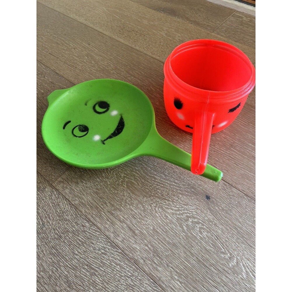 Vintage Empire Kids Plastic Kitchen Toys Green Smiley Skillet & Red Pan 1968